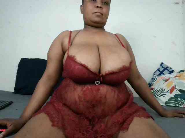 BIGTITTISXX webcam