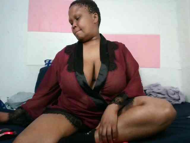BIGTITTISXX webcam