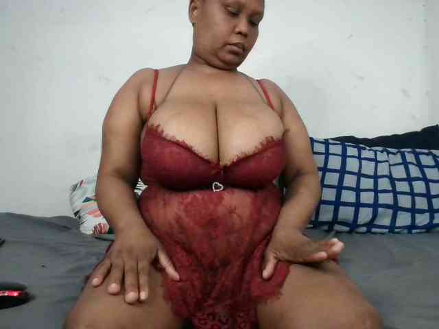 BIGTITTISXX webcam