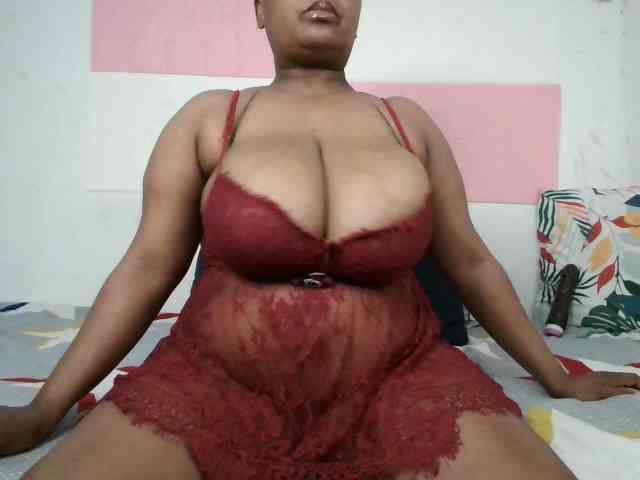 BIGTITTISXX webcam