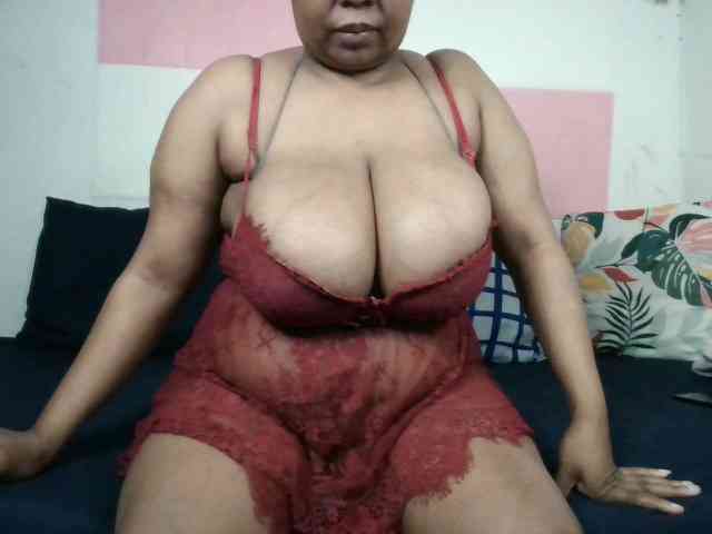 BIGTITTISXX webcam
