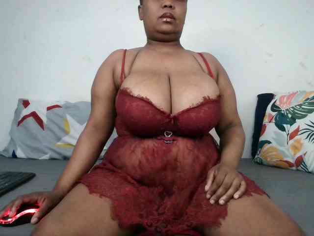 BIGTITTISXX webcam