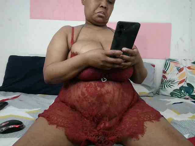 BIGTITTISXX webcam