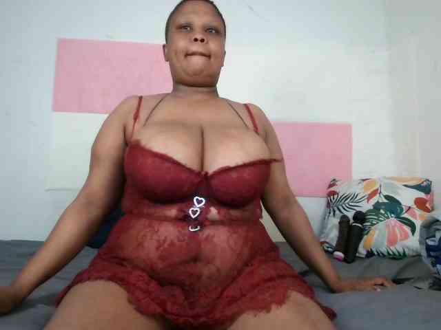BIGTITTISXX webcam