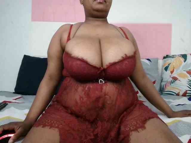 BIGTITTISXX webcam
