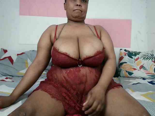 BIGTITTISXX webcam