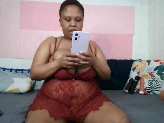 BIGTITTISXX webcam