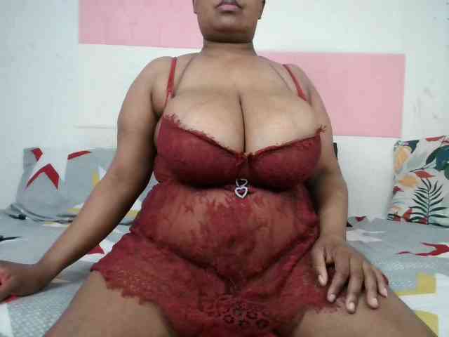 BIGTITTISXX webcam