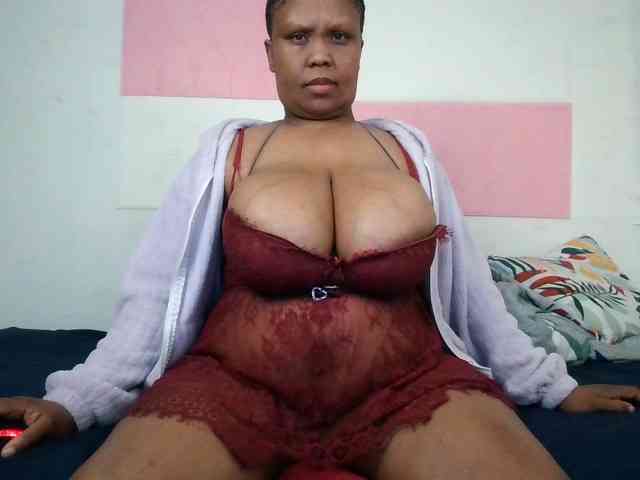 BIGTITTISXX webcam