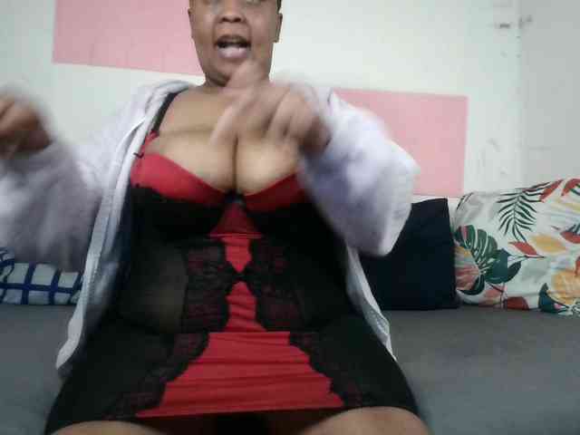 BIGTITTISXX webcam