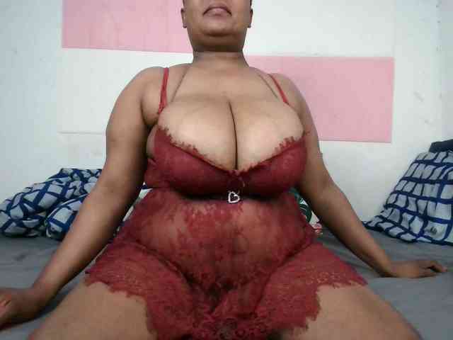 BIGTITTISXX webcam