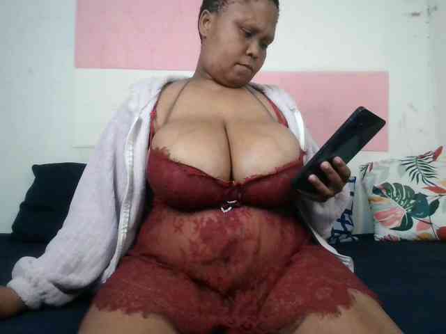 BIGTITTISXX webcam
