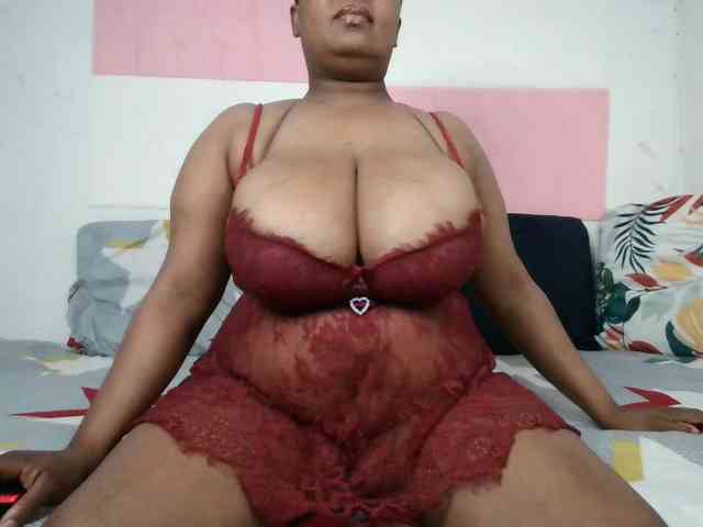 BIGTITTISXX webcam