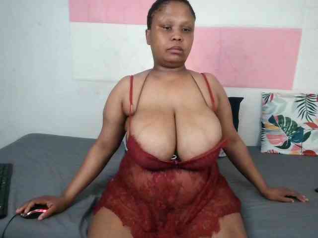 BIGTITTISXX webcam