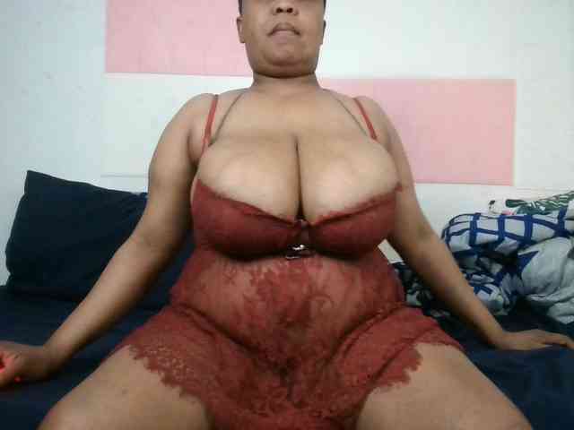 BIGTITTISXX webcam