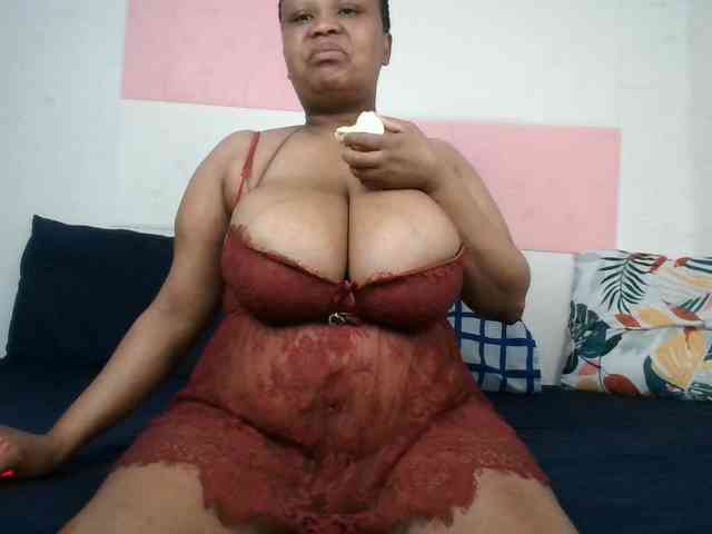 BIGTITTISXX webcam