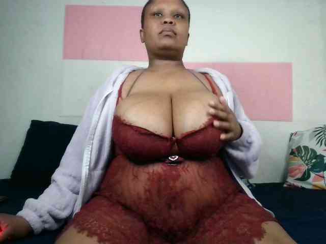 BIGTITTISXX webcam