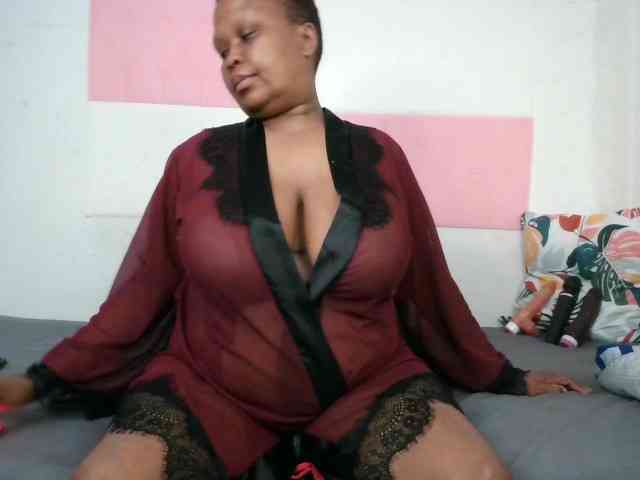 BIGTITTISXX webcam