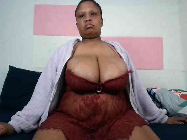 BIGTITTISXX webcam