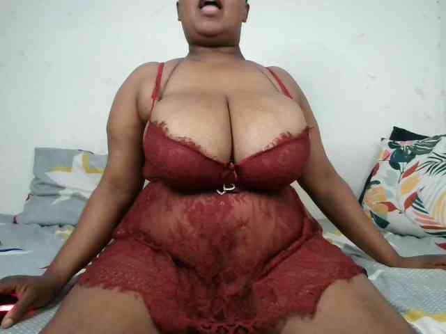 BIGTITTISXX webcam