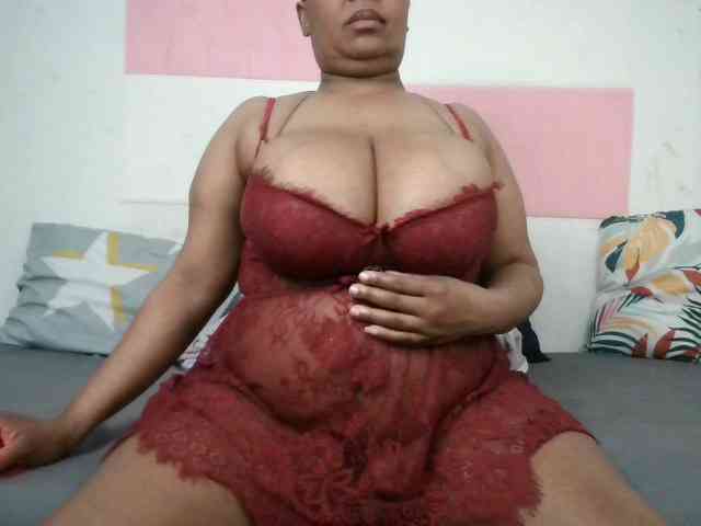 BIGTITTISXX webcam