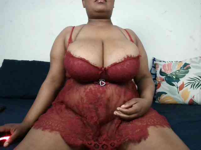BIGTITTISXX webcam