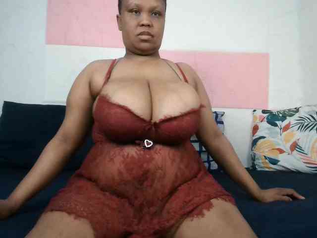 BIGTITTISXX webcam