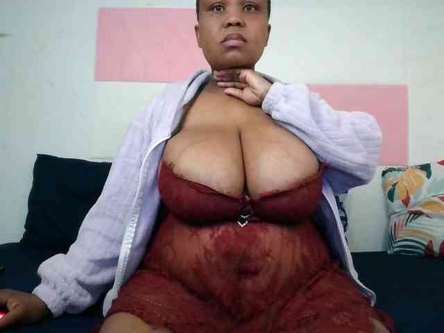BIGTITTISXX webcam