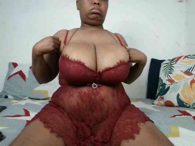 BIGTITTISXX webcam