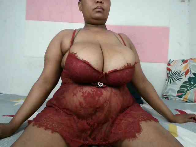 BIGTITTISXX webcam