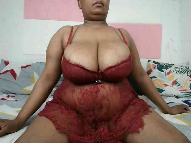 BIGTITTISXX webcam