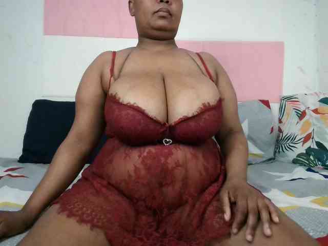 BIGTITTISXX webcam