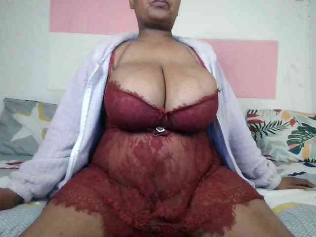 BIGTITTISXX webcam