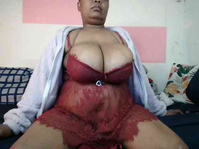 BIGTITTISXX webcam