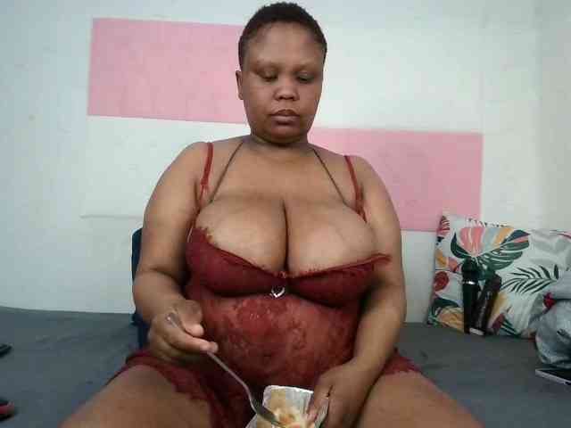 BIGTITTISXX webcam