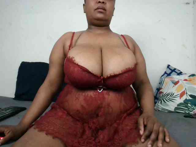 BIGTITTISXX webcam