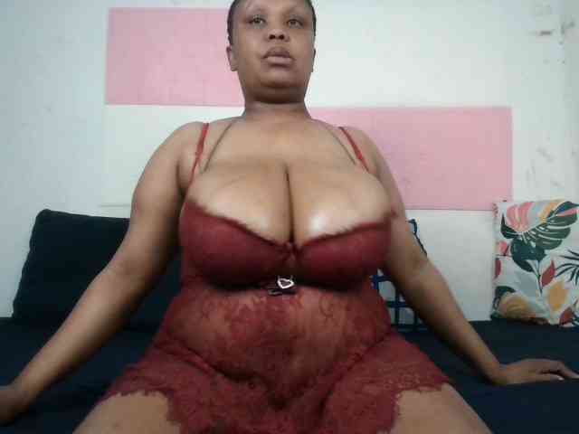 BIGTITTISXX webcam