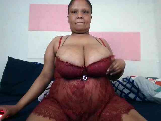 BIGTITTISXX webcam