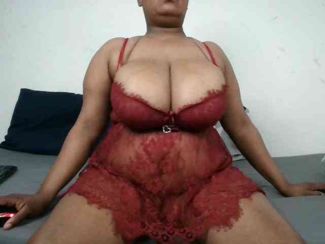 BIGTITTISXX webcam