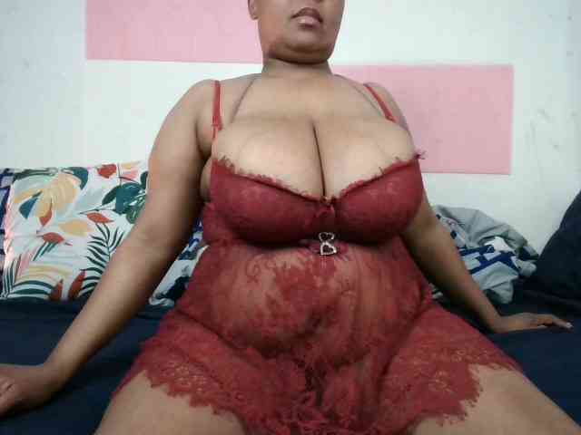 BIGTITTISXX webcam