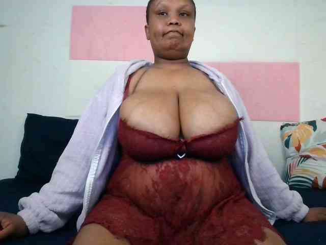 BIGTITTISXX webcam