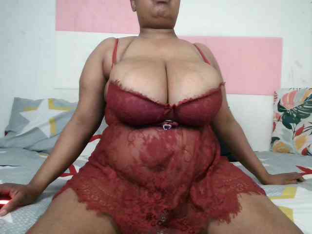 BIGTITTISXX webcam