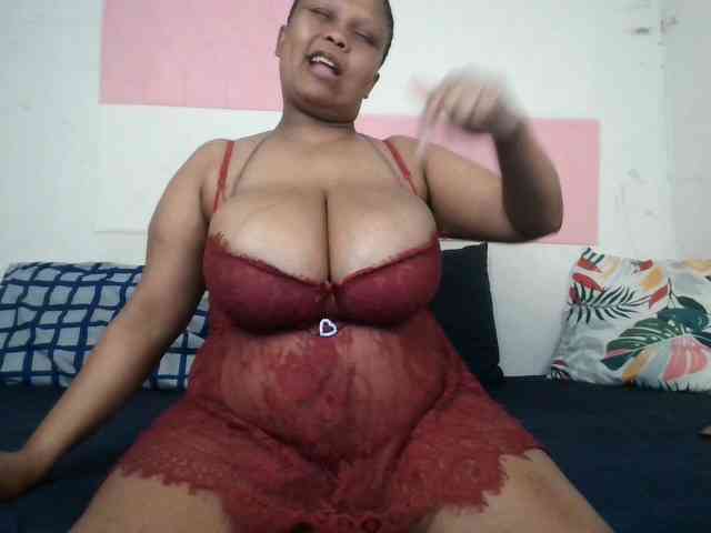 BIGTITTISXX webcam