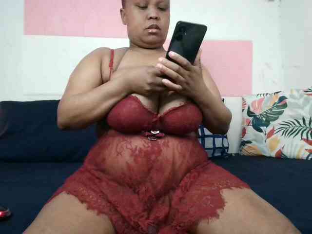 BIGTITTISXX webcam