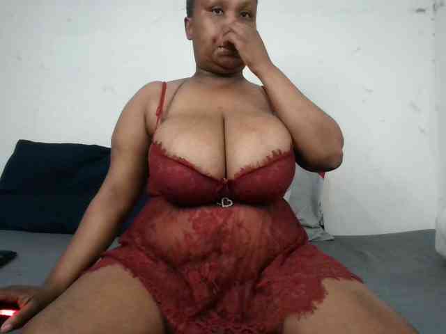 BIGTITTISXX webcam