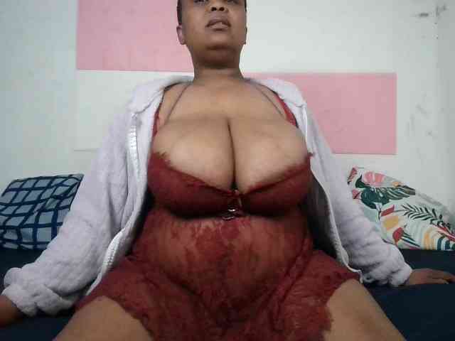 BIGTITTISXX webcam
