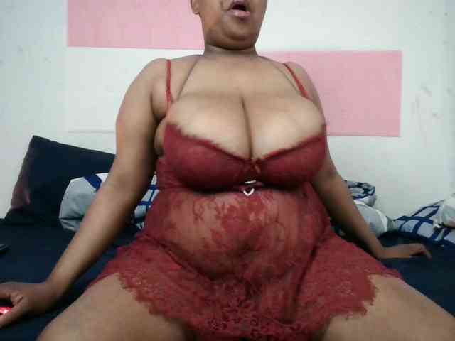 BIGTITTISXX webcam