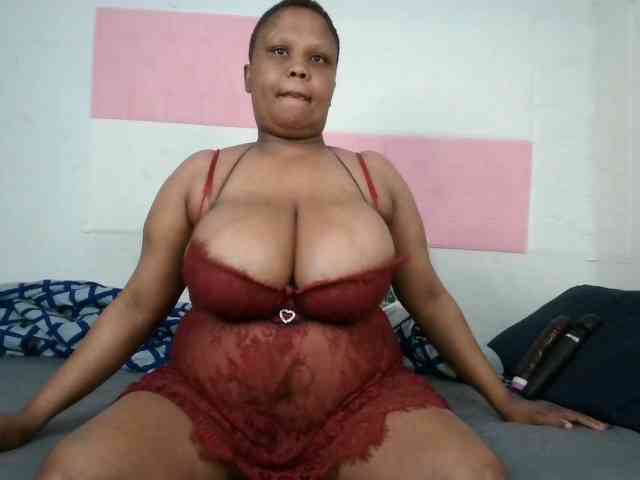 BIGTITTISXX webcam