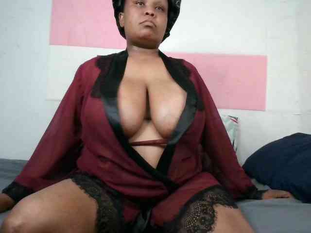 BIGTITTISXX webcam
