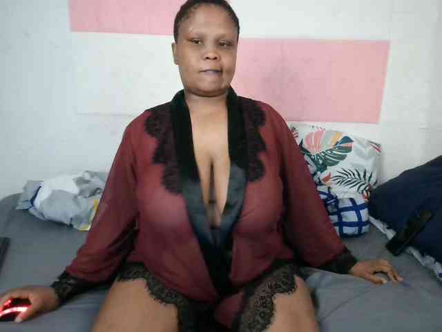 BIGTITTISXX webcam